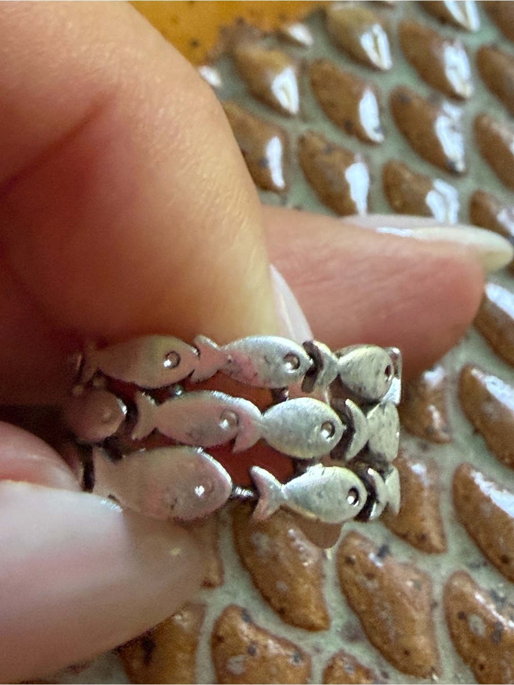 Sterling Silver Tone Fish and Chain Pattern Rings - Picture 4 of 8